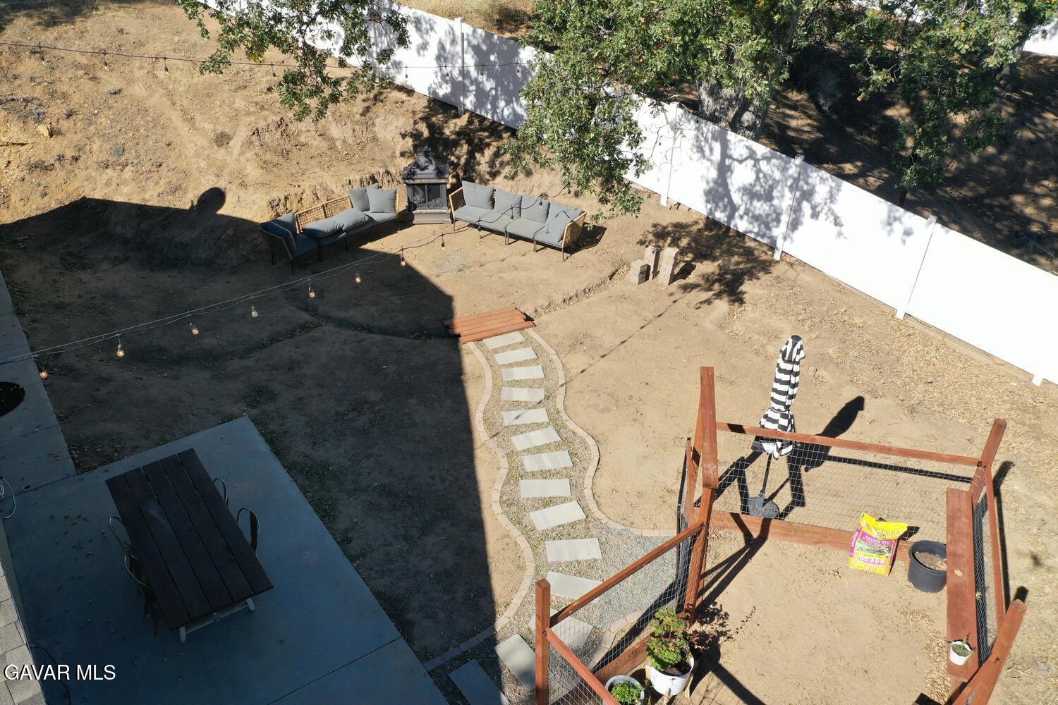 22311 Zurich Drive Tehachapi, CA 93561 - Photo 21 of 37 a view of balcony with wooden floor