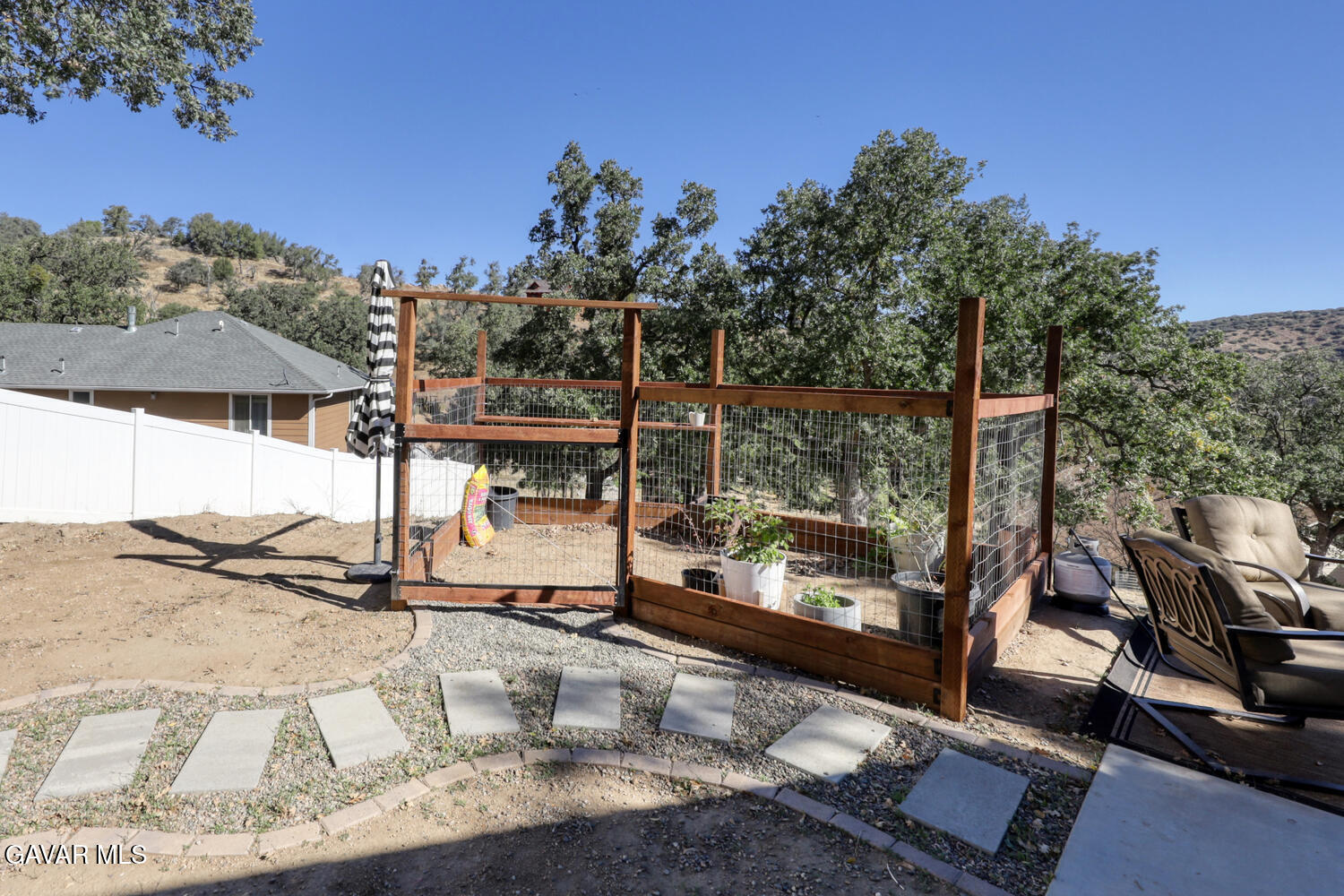 22311 Zurich Drive Tehachapi, CA 93561 - Photo 24 of 37 a view of a ocean view