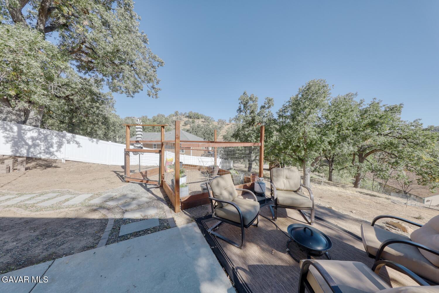 22311 Zurich Drive Tehachapi, CA 93561 - Photo 26 of 37 a view of swimming pool from a patio