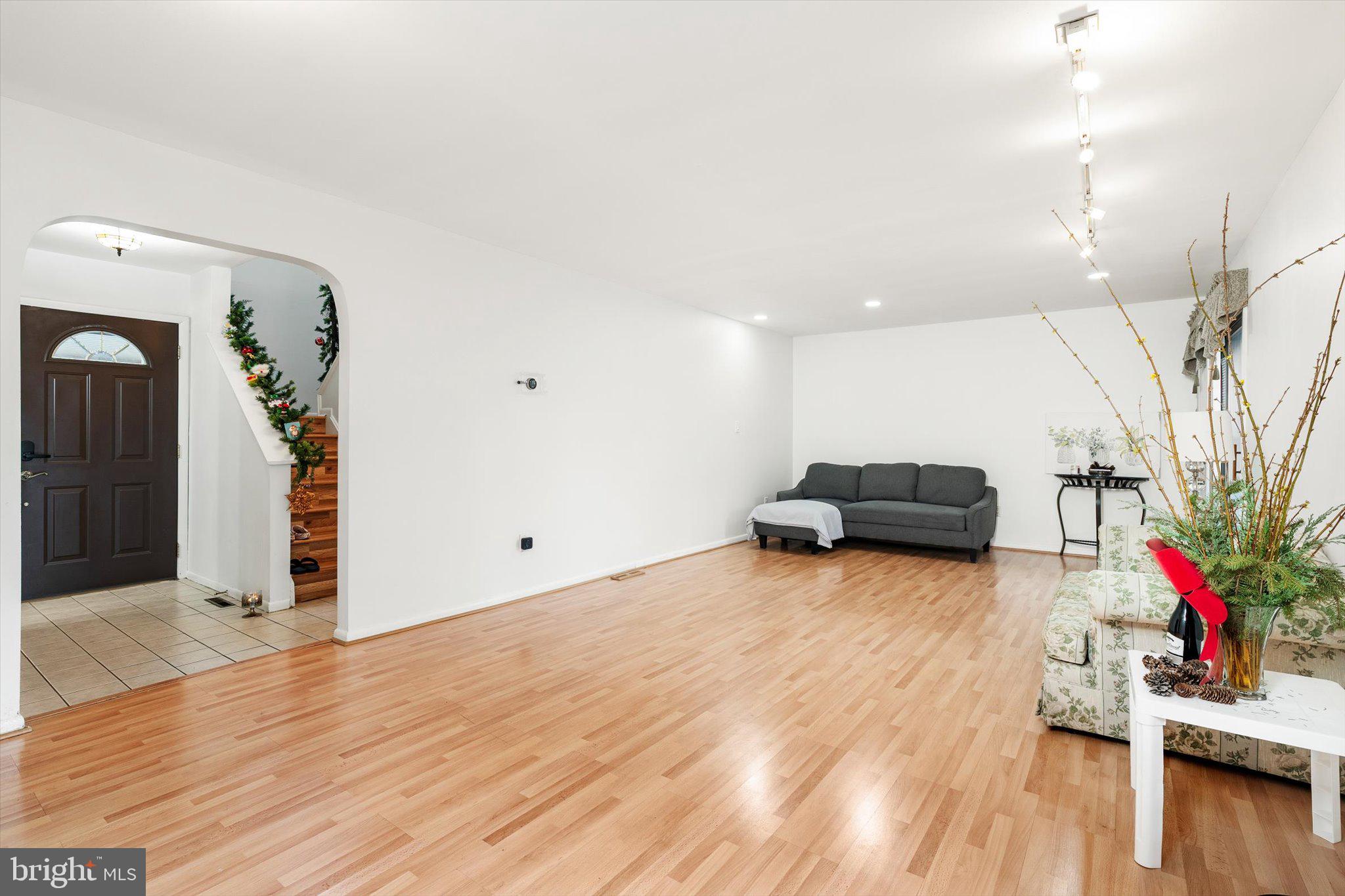 29 Pennington Road East Windsor, NJ 08520 - Photo 6 of 28 Gallery Image 6