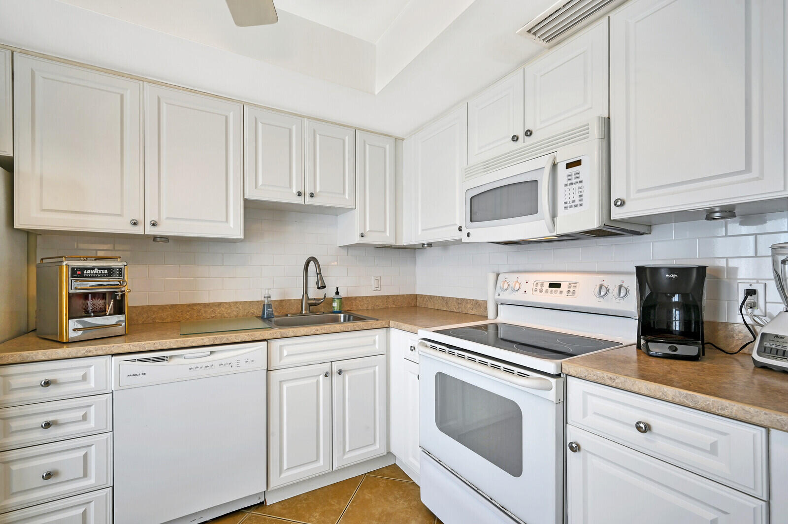 325 South Beach Road, Unit 206 Tequesta, FL 33469 - Photo 26 of 45 28_Image_14_mls