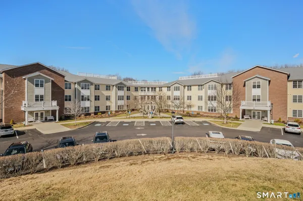 $270,000 | 2590 Gold Star Highway, Unit 311, Groton, CT 06355