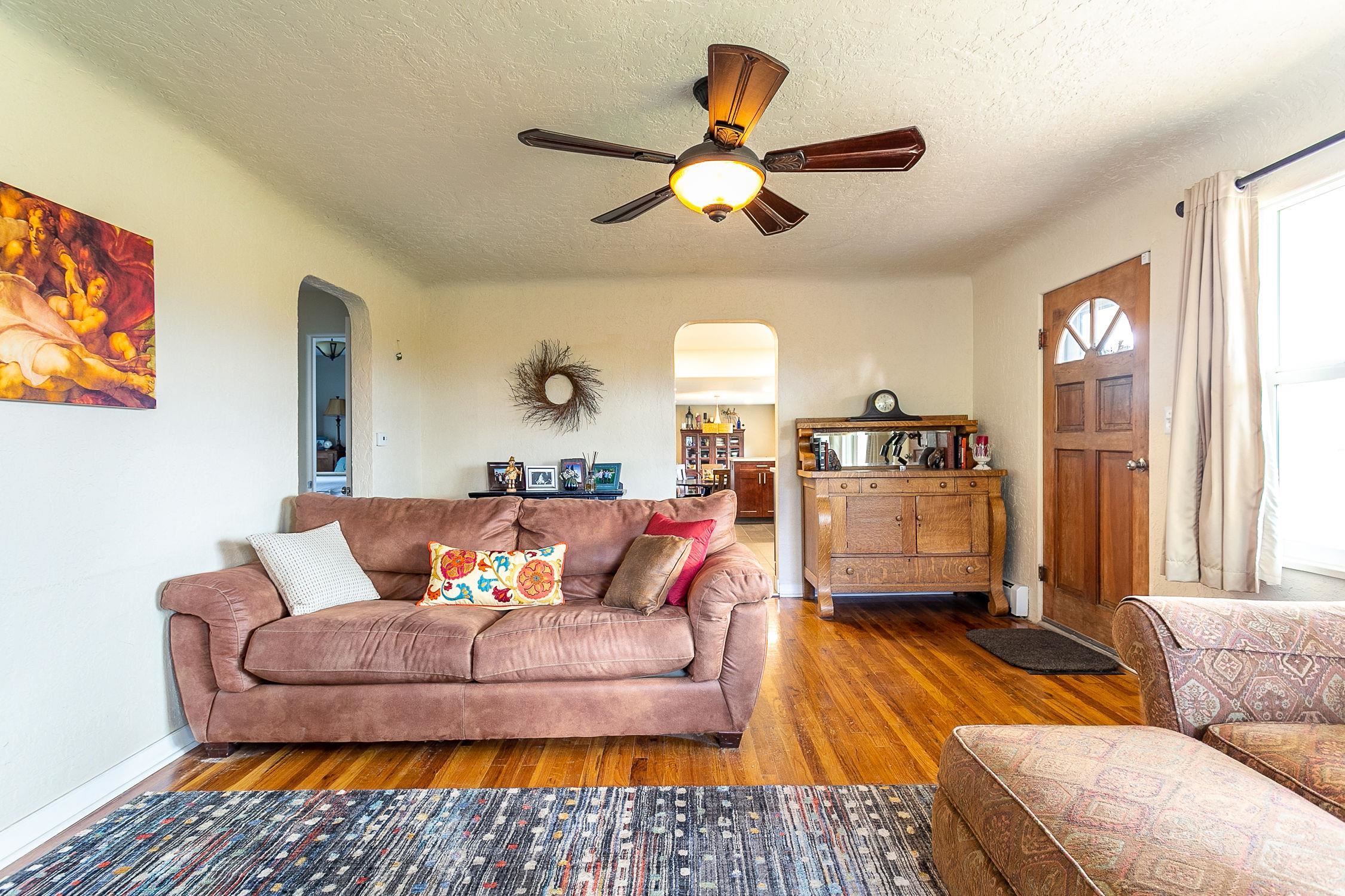 445 35 Road Palisade, CO 81526 - Photo 4 of 42 a living room with furniture and a couch