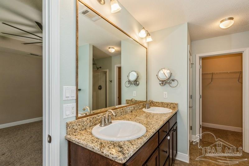 2012 Cardinal Lane Navarre, FL 32566 - Photo 39 of 44