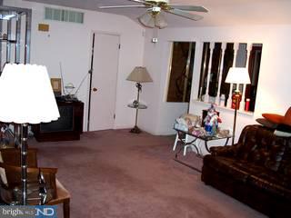 802 North Forklanding Road Maple Shade, NJ 08052 - Photo 2 of 6