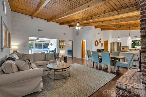 $1,395,000 | 462 Charlotte Drive, Lake Lure, NC 28746