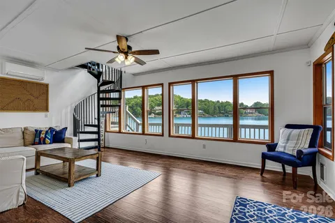$1,395,000 | 462 Charlotte Drive, Lake Lure, NC 28746