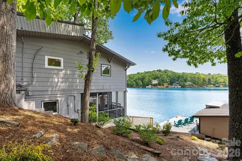$1,395,000 | 462 Charlotte Drive, Lake Lure, NC 28746