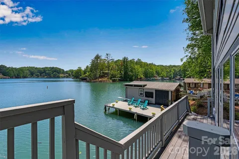 $1,395,000 | 462 Charlotte Drive, Lake Lure, NC 28746