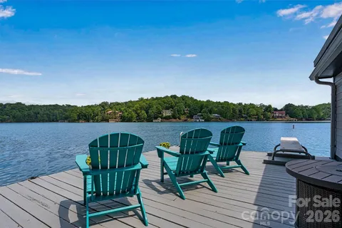 $1,395,000 | 462 Charlotte Drive, Lake Lure, NC 28746