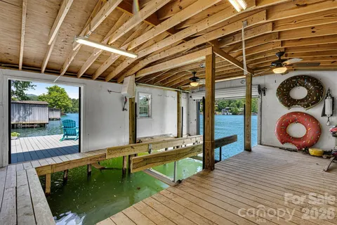 $1,395,000 | 462 Charlotte Drive, Lake Lure, NC 28746