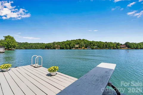 $1,395,000 | 462 Charlotte Drive, Lake Lure, NC 28746
