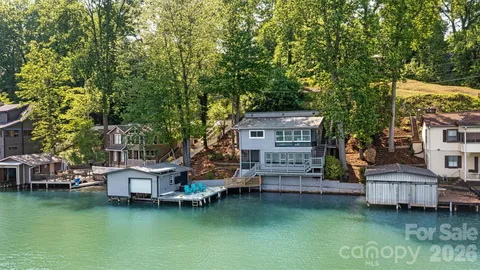 $1,395,000 | 462 Charlotte Drive, Lake Lure, NC 28746