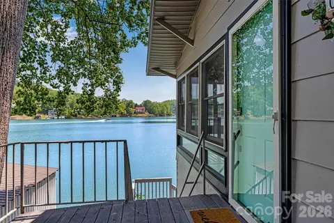 $1,395,000 | 462 Charlotte Drive, Lake Lure, NC 28746
