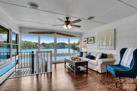 $1,395,000 | 462 Charlotte Drive, Lake Lure, NC 28746