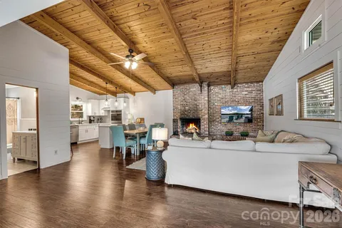 $1,395,000 | 462 Charlotte Drive, Lake Lure, NC 28746