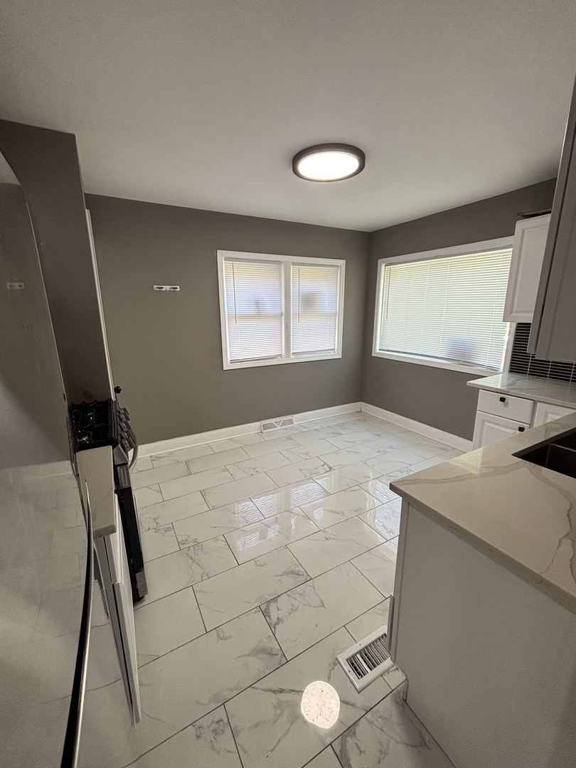 12843 South Normal Avenue Chicago, IL 60628 - Photo 6 of 26