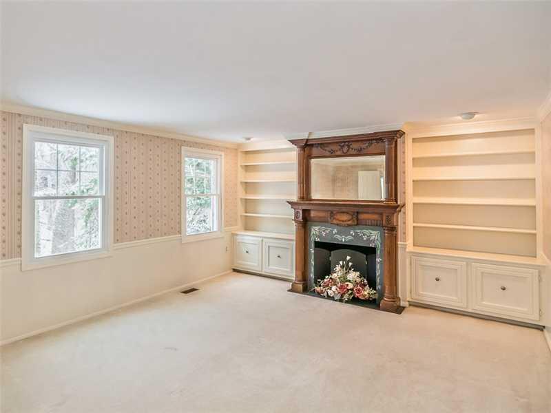 239 Foxglove Road Economy, PA 15005 - Photo 7 of 25 Living Room.