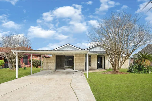 $199,900 | 6319 Bluestone Drive, Houston, TX 77016