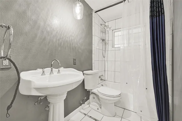 $199,900 | 6319 Bluestone Drive, Houston, TX 77016