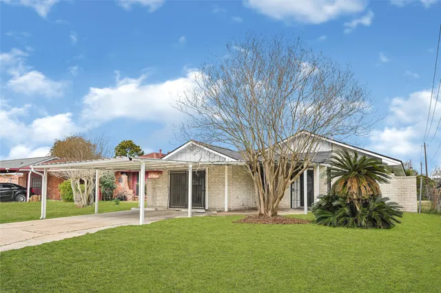 $199,900 | 6319 Bluestone Drive, Houston, TX 77016