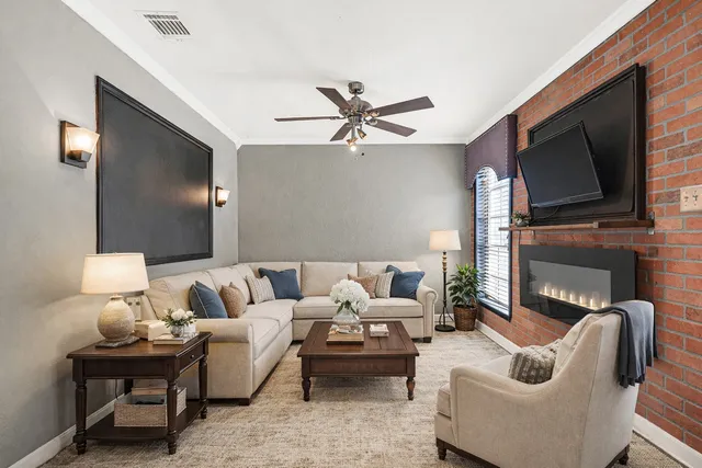 $199,900 | 6319 Bluestone Drive, Houston, TX 77016