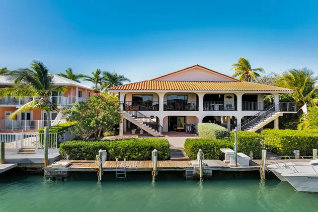 $1,250,000 | 580 9th Street, Key Colony Beach, FL 33051