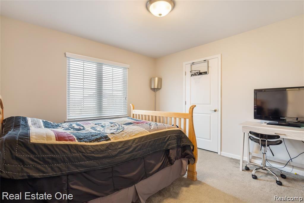 3763 Hogan Circle Rochester Hills, MI 48307 - Photo 34 of 38