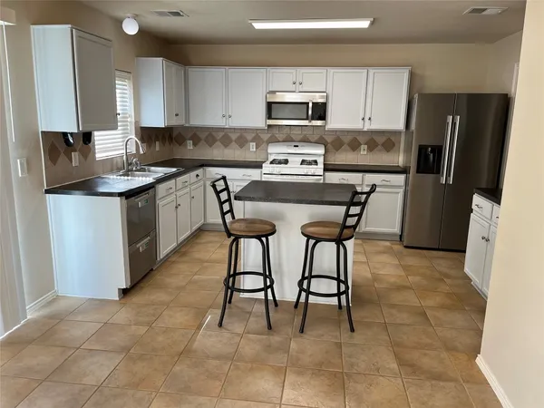 $2,300 | 21207 Barker Canyon Lane, Richmond, TX 77407