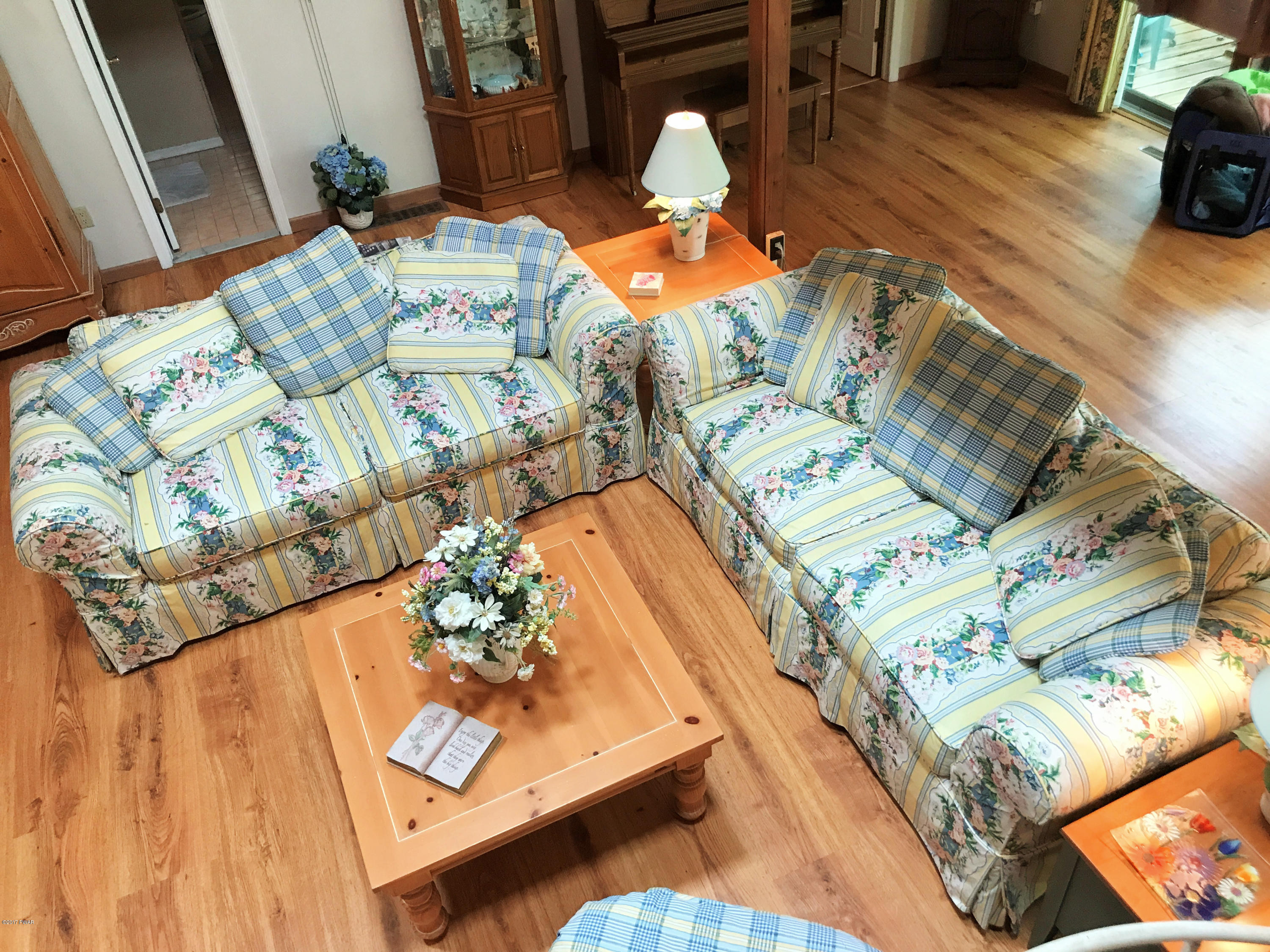 123 Rabbit Run Milford, PA 18337 - Photo 12 of 38 Living Room