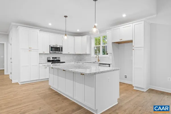 $714,400 | 42 Whisperwood Court, Troy, VA 22974
