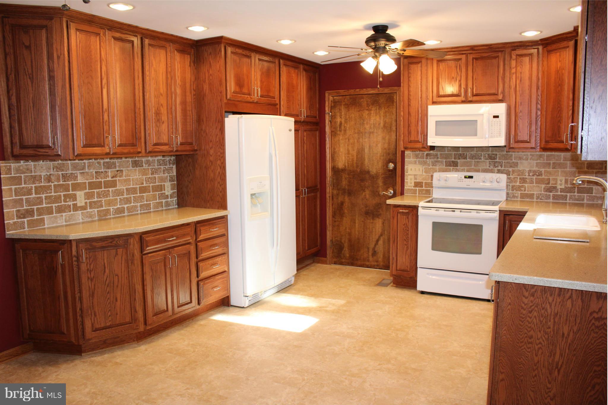 8500 Mapleville Road Mount Airy, MD 21771 - Photo 3 of 30 Kitchen