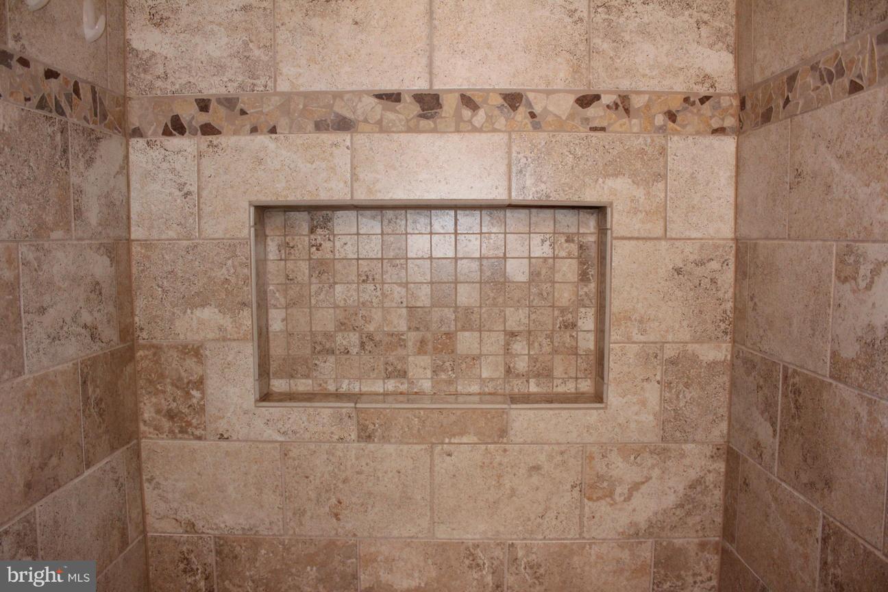 8500 Mapleville Road Mount Airy, MD 21771 - Photo 8 of 30 Bath (Master)