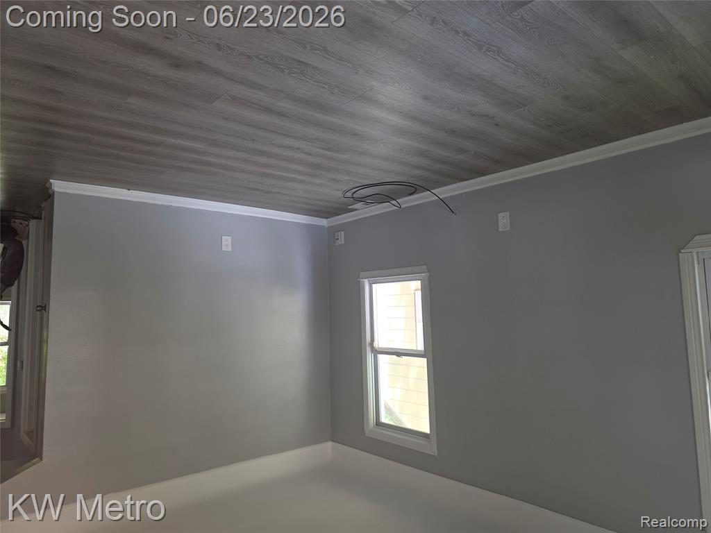 19350 Huntington Road Detroit, MI 48219 - Photo 2 of 16