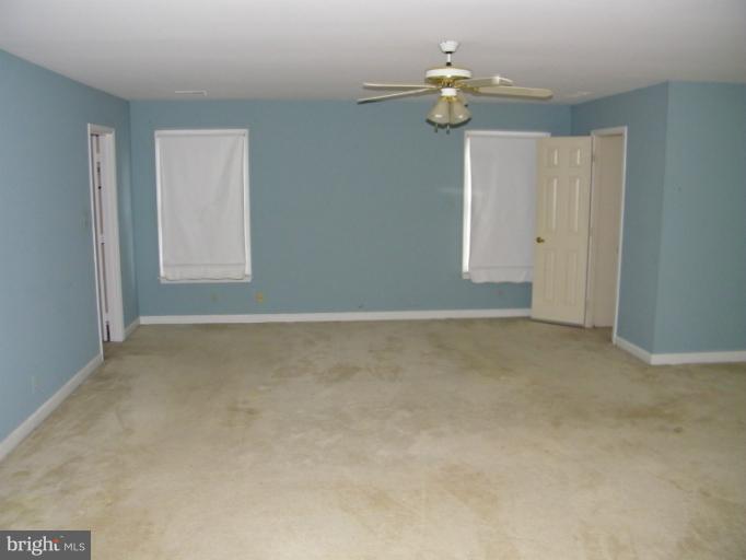 5445 Ashleigh Road Fairfax, VA 22030 - Photo 6 of 19 Bedroom (Master)