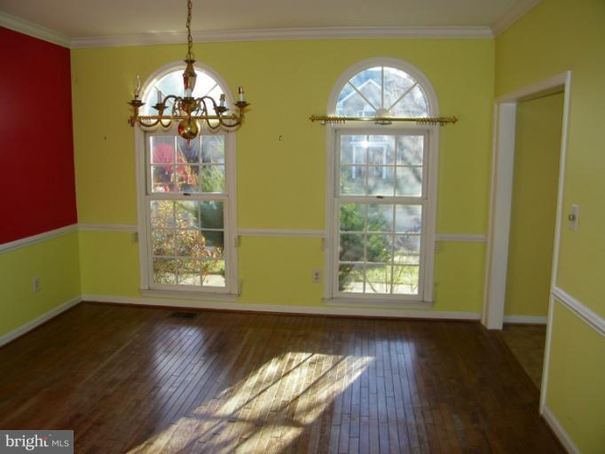 5445 Ashleigh Road Fairfax, VA 22030 - Photo 8 of 19 Dining Room