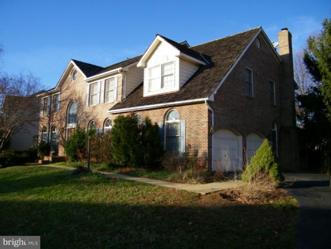 5445 Ashleigh Road Fairfax, VA 22030 - Photo 9 of 19 Exterior (Side)
