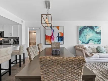 $1,695,000 | 400 South Pointe Drive, Unit 1102, Miami Beach, FL 33139