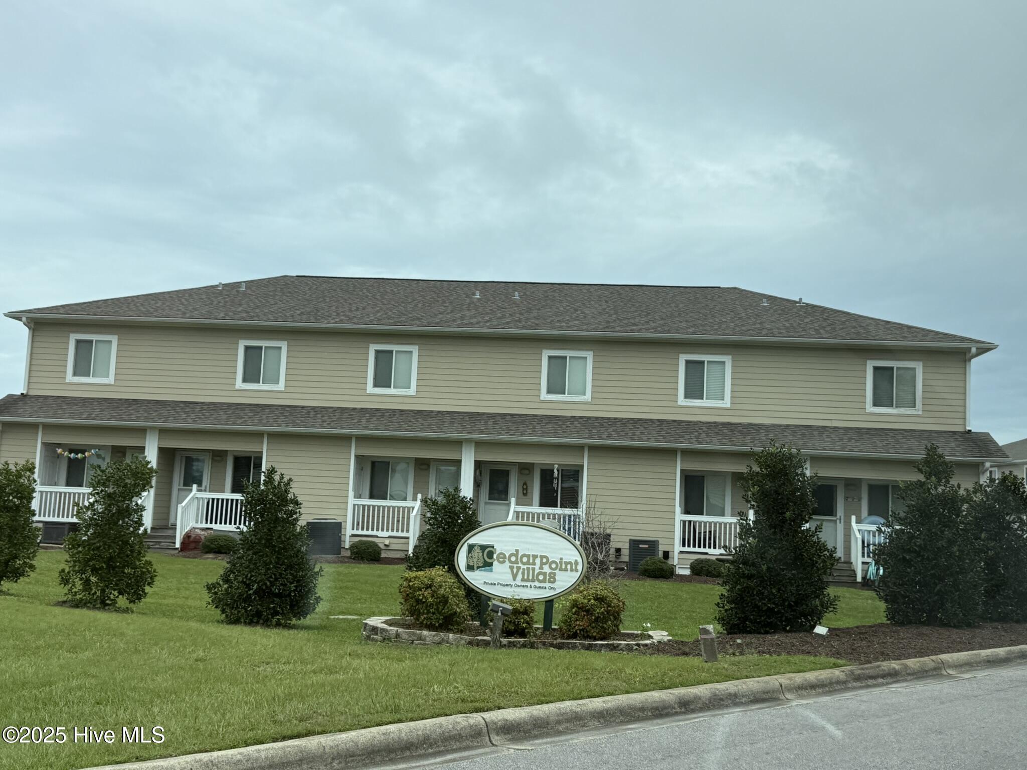 650 Cedar Point Boulevard, Unit E1 Cedar Point, NC 28584 - Photo 3 of 37 IMG_6153