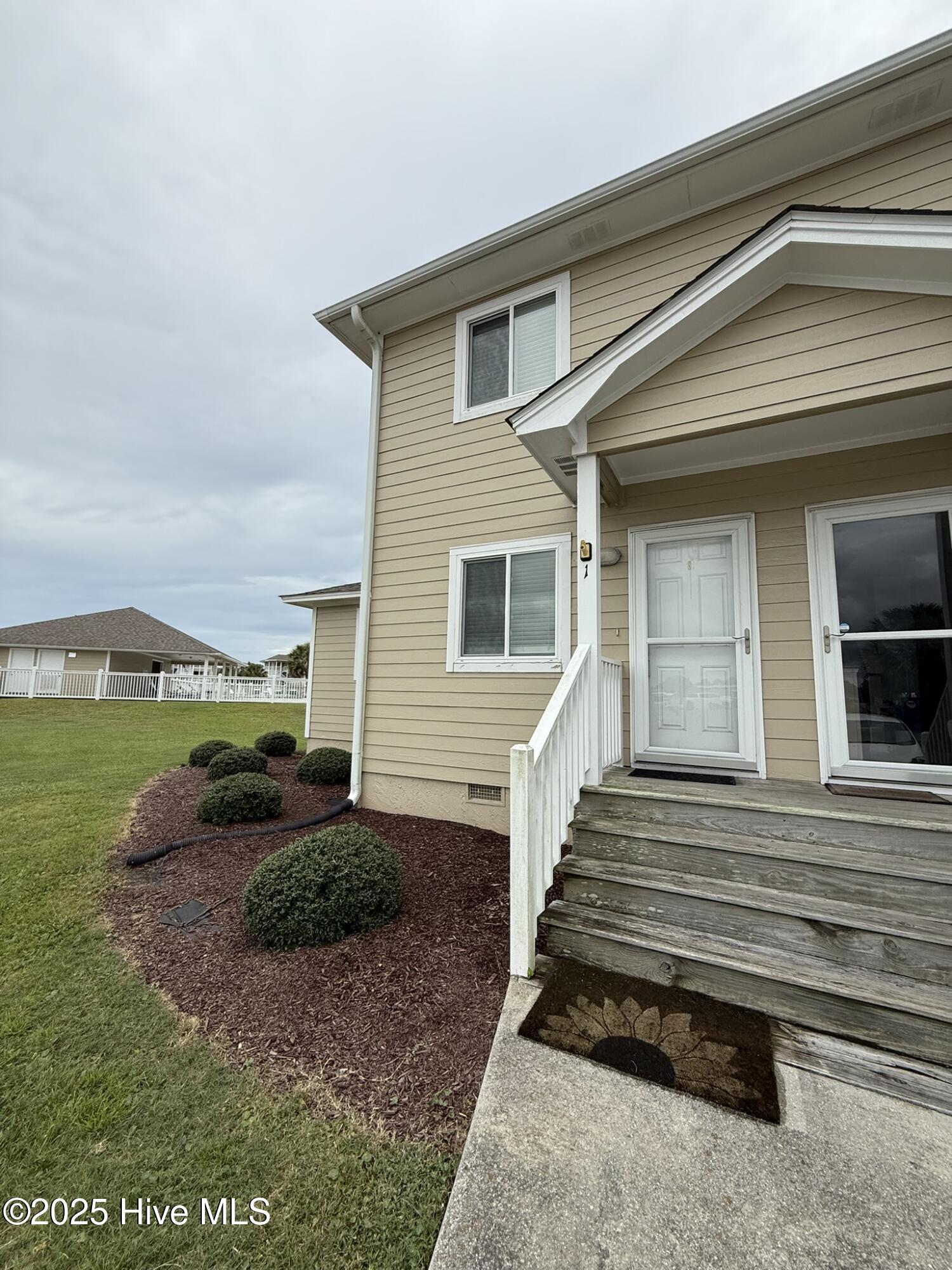 650 Cedar Point Boulevard, Unit E1 Cedar Point, NC 28584 - Photo 4 of 37 IMG_6154