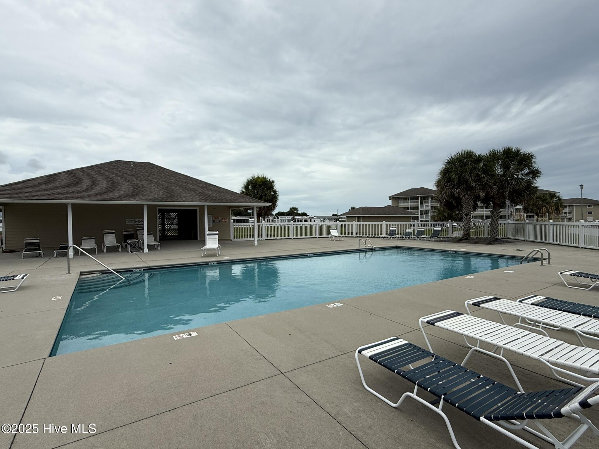 650 Cedar Point Boulevard, Unit E1 Cedar Point, NC 28584 - Photo 6 of 37 IMG_6156