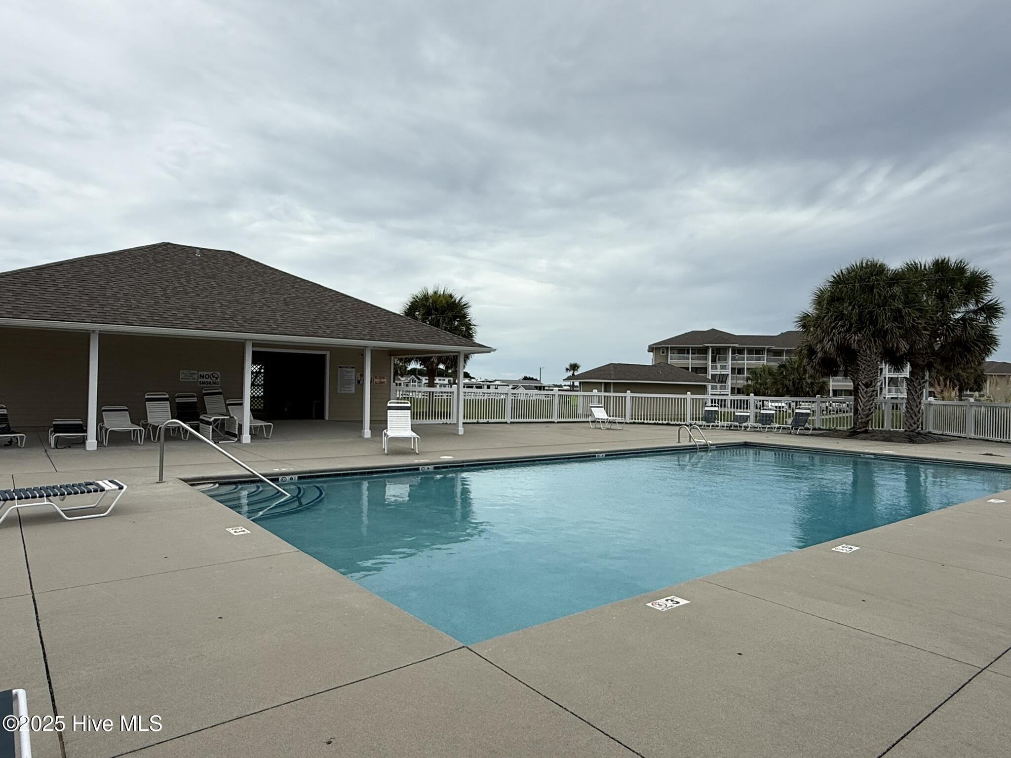 650 Cedar Point Boulevard, Unit E1 Cedar Point, NC 28584 - Photo 8 of 37 IMG_6158