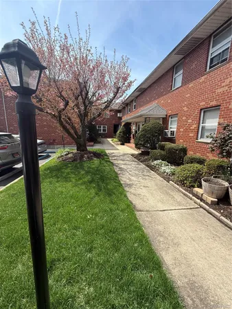 $2,800 | 1690 Grand Avenue, Unit B2, Baldwin, NY 11510