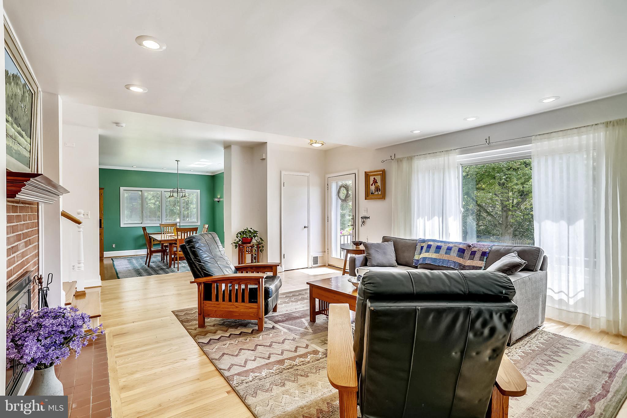 4717 Edgefield Road Bethesda, MD 20814 - Photo 11 of 59 Gallery Image 11