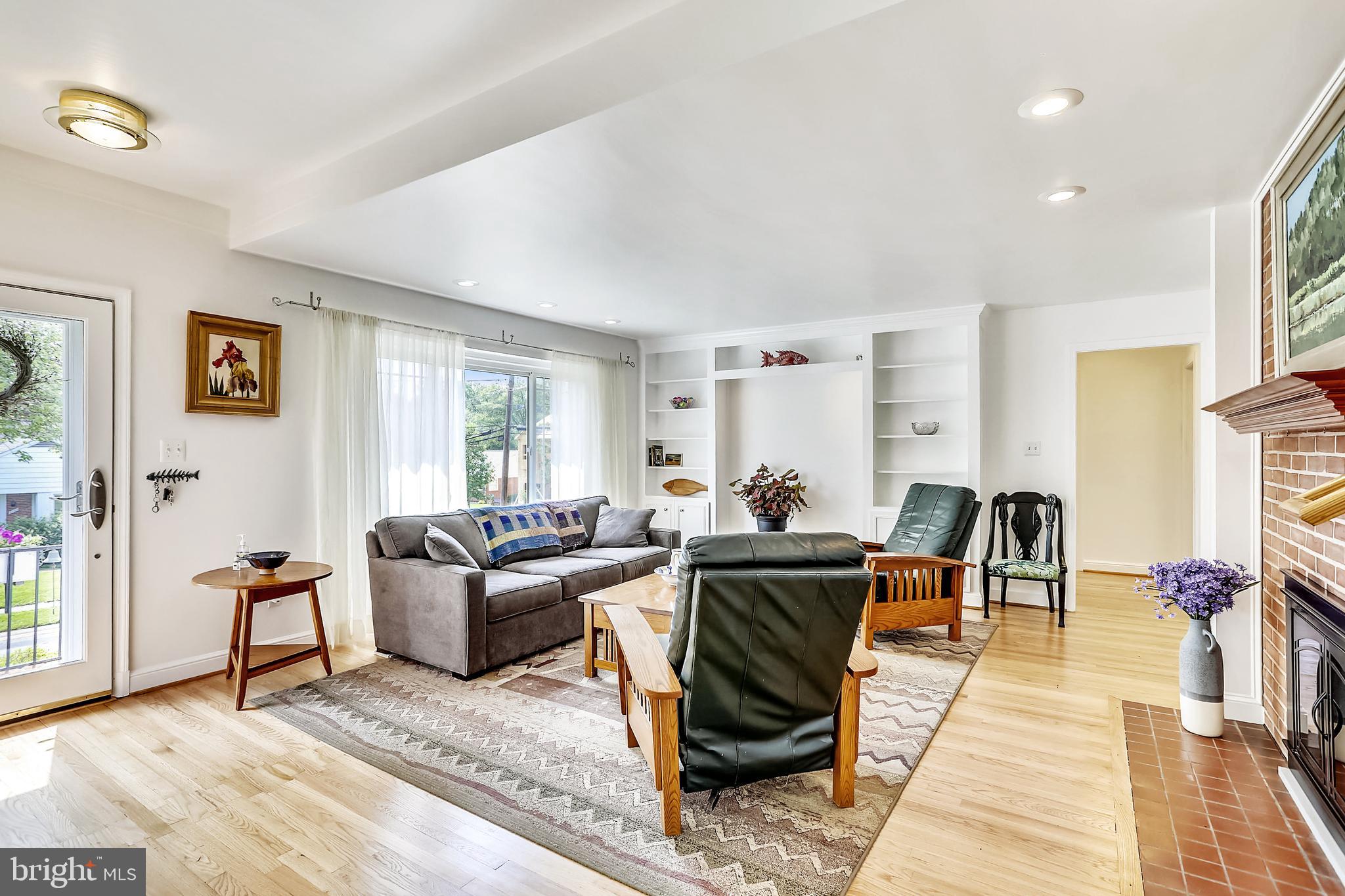 4717 Edgefield Road Bethesda, MD 20814 - Photo 12 of 59 Gallery Image 12