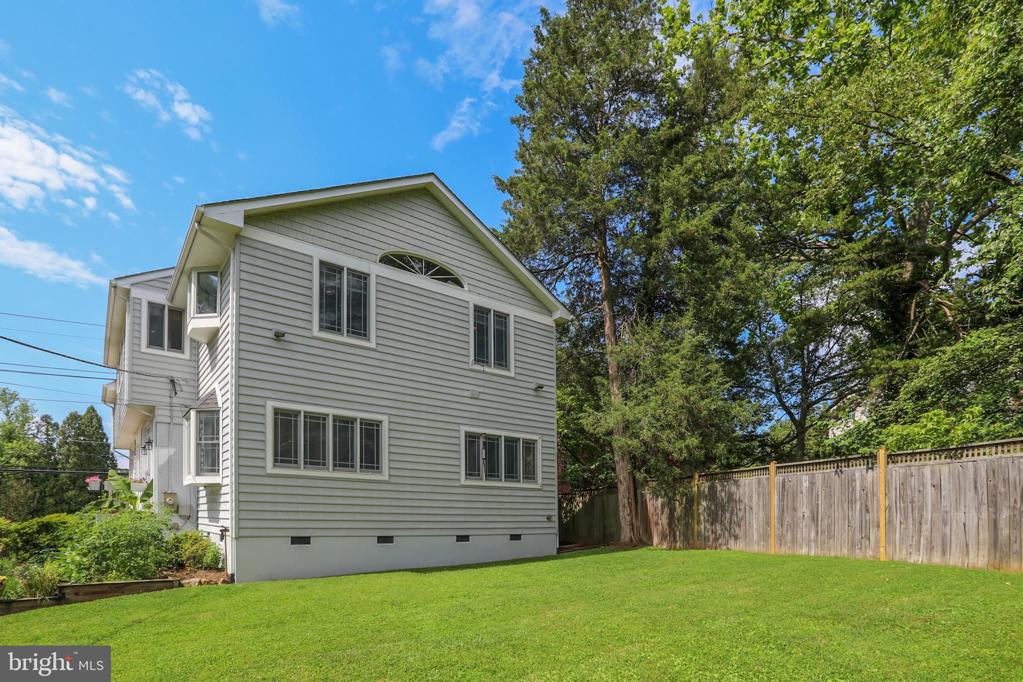 4717 Edgefield Road Bethesda, MD 20814 - Photo 3 of 59 Gallery Image 3