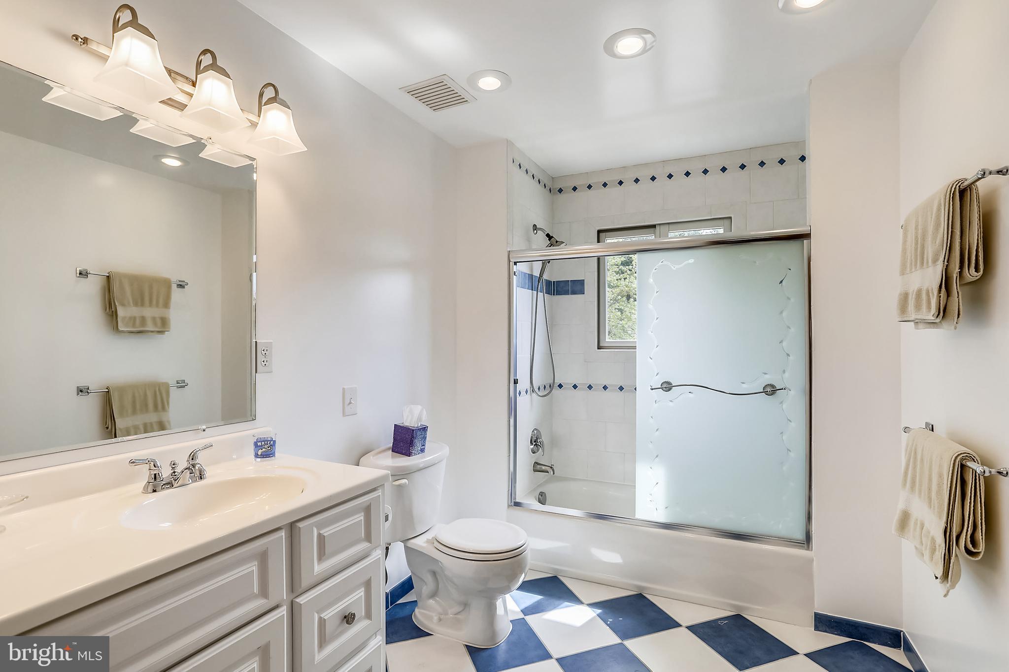 4717 Edgefield Road Bethesda, MD 20814 - Photo 31 of 59 Gallery Image 31