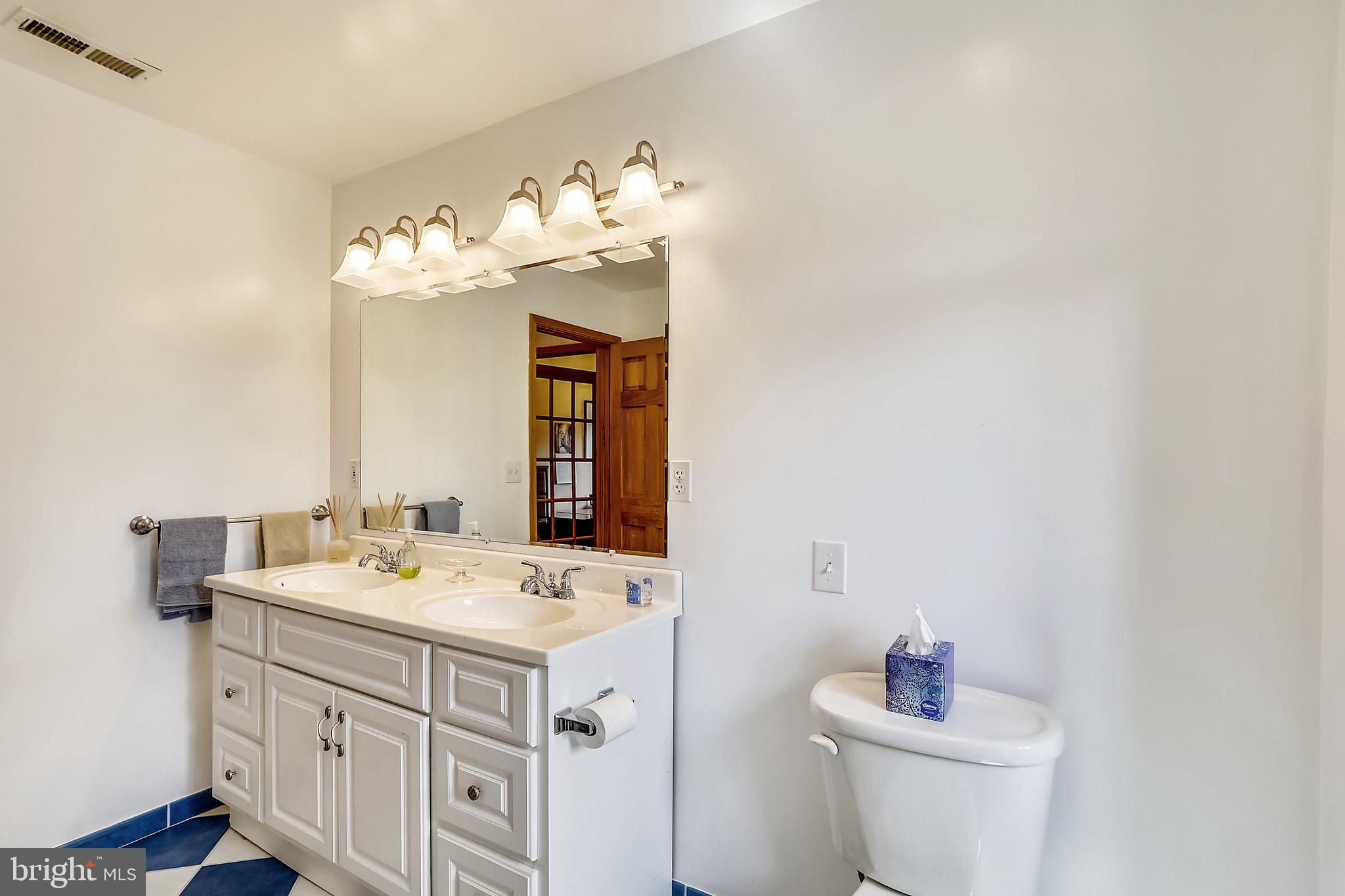 4717 Edgefield Road Bethesda, MD 20814 - Photo 32 of 59 Gallery Image 32