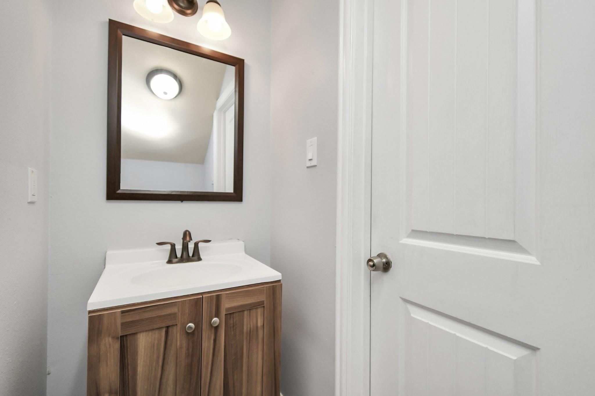 10022 Raymondville Road, Unit B Houston, TX 77093 - Photo 9 of 30 Gallery Image 9