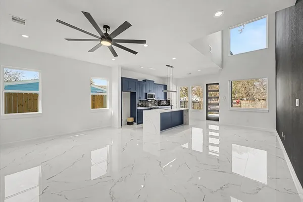 $2,100 | 5034 Pershing Street, Unit B, Houston, TX 77033